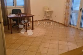 SRIMA, VODICE prekrasna apartmanska kuća, Vodice, Haus