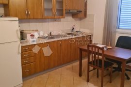 SRIMA, VODICE prekrasna apartmanska kuća, Vodice, Haus