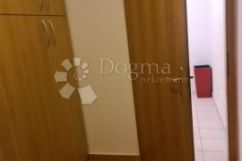 SRIMA, VODICE prekrasna apartmanska kuća, Vodice, Haus