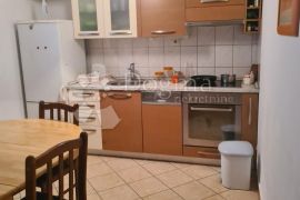 SRIMA, VODICE prekrasna apartmanska kuća, Vodice, Haus