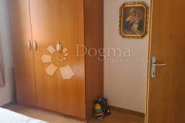 SRIMA, VODICE prekrasna apartmanska kuća, Vodice, Haus