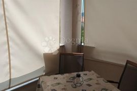 PREKRASAN APARTMAN BLIZU MORA, ROVANJSKA, Jasenice, Flat