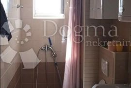 PREKRASAN APARTMAN BLIZU MORA, ROVANJSKA, Jasenice, Flat