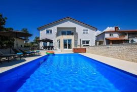 LIJEPA VILLA S BAZENOM I JACUZZIJEM, NADOMAK POREČA, Poreč, Casa