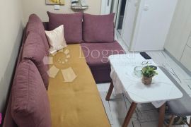 VODICE CENTAR, apartman na korak do plaže, Vodice, شقة