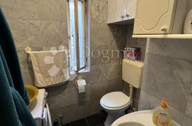 UGODAN STAN SA POGLEDOM NA GRAD - 39.33 m2, Pula, Daire