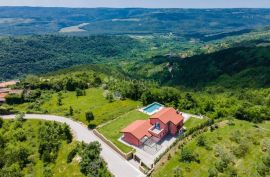 DIVNA VILLA S BAZENOM I OTVORENIM POGLEDOM, Motovun, Ev