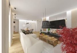 Stan u prizemlju 133m2 s vrtom i 2 garaže u vili od 2 stana!!, Zagreb, Appartement