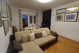 Trosoban stan sa velikim dvorištem Split, Split, Appartment