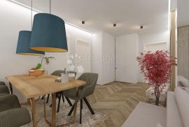 TROSOBAN STAN-PENTHOUSE u vili od 2 stana -balkon, terasa, garaža i vrt!!, Zagreb, شقة