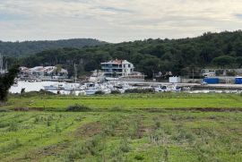 Građevinsko zemljište s pogledom na ACI Marinu, 738m2, Medulin, Земля