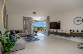 MARINA KOD TROGIRA – LUXUZNE VILLE LUCY ***** VILLA PLUM, Marina, Casa