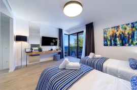 MARINA KOD TROGIRA – LUXUZNE VILLE LUCY ***** VILLA PLUM, Marina, Casa