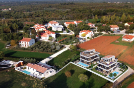 MODERNA VILLA S BAZENOM, 4 km OD MORA, Poreč, Famiglia