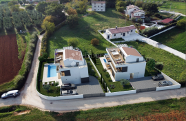 MODERNA VILLA S BAZENOM, 4 km OD MORA, Poreč, Famiglia