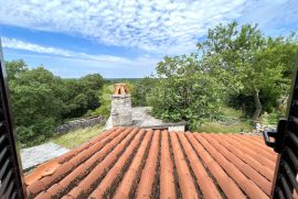 SPUŠTENA CIJENA!!! KUĆA SA ŠTERNOM NA KRAJU SELA, OTVORENI POGLED!!!, Labin, Casa