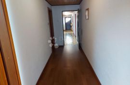 Marinići,etaža kuće 163 m2, Viškovo, Flat