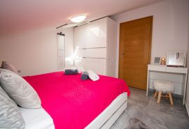 Penthouse sa zapanjujućim pogledom, Medulin, Appartamento