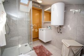 Penthouse sa zapanjujućim pogledom, Medulin, Appartamento