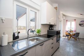 Penthouse sa zapanjujućim pogledom, Medulin, Appartamento