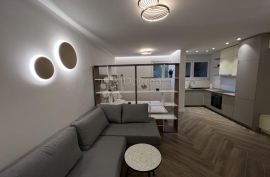 LUKUSZNO UREĐEN STAN PRODAJA, Split, Apartamento