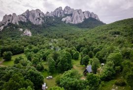 KUĆA OAZA MIRA U SRCU PARKA PRIRODE SJEVERNI VELEBIT, Karlobag, بيت