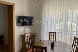 Apartmanska kuća s bazenom, Trogir, بيت