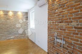 PRODAJA STANA U SESVETAMA SA VRTOM - PRIZEMLJE, 100 m2, Zagreb, Stan