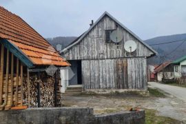 Starija kuća sa okućnicom i dvorištem, Ogulin, Ev