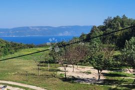 KUĆA SA VELIKIM IMANJEM I DVA POMOĆNA OBJEKTA, Labin, Casa