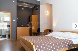 Kuća sa 6 apartmana, Umag, Umag, Kвартира