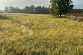 Podoštra lokacija nudi velik potencijal !!, Gospić - Okolica, Terra