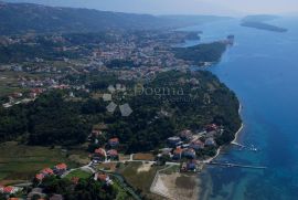 Zemljište okruženo prirodom i maslenicima u blizini centra, Rab, Γη