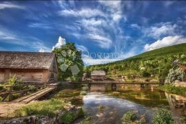 SINAC GRAĐEVINSKO ZEMLJIŠTE UZ VODENE MLINOVE I GACKU, Otočac, Land