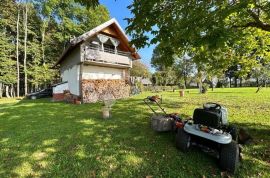 KUĆA NA OSAMI U NETAKNUTOJ PRIRODI POGLED NA VELEBIT, Lovinac, Casa