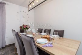 Odličan četverosobni stan u Pobrima, Opatija - Okolica, Appartement