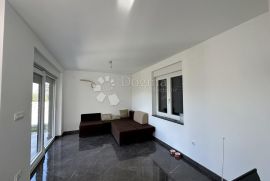 Novogradnja sa bazenom 180m2 Grižane, Vinodolska Općina, Casa