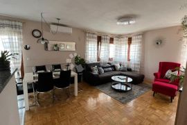 Predivan stan 86m² uz more, Trogir, Flat