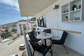 Predivan stan 86m² uz more, Trogir, Flat