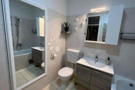 Predivan stan 86m² uz more, Trogir, Flat