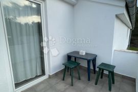 Kuća sa tri apartmana, 80m do mora - Zaton, Nin, Nin, Kuća