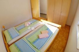 Apartmanska kuća s bazenom na frekventnoj lokaciji!, Labin, Casa