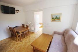 Apartmanska kuća s bazenom na frekventnoj lokaciji!, Labin, Casa