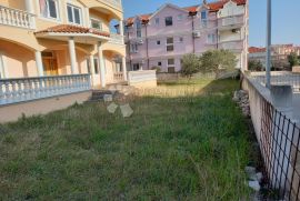 VODICE - KUĆA 800 M2 ODLIČNA PRILIKA, Vodice, Maison