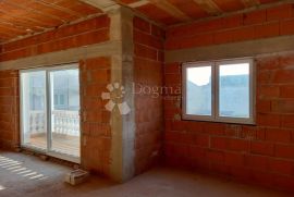 VODICE - KUĆA 800 M2 ODLIČNA PRILIKA, Vodice, Maison