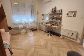 Luksuzan stan u centru grada dva balkona, Rijeka, Appartement