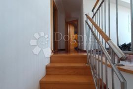 PENTHOUSE SA PANORAMSKIM POGLEDOM NA MORE, SEGET DONJI, Seget, Appartamento