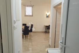 MALINSKA - 2 APARTMANA SA SJENICOM, Malinska-Dubašnica, Daire