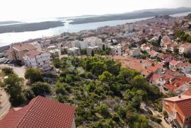 ŠIBENIK- ZEMLJIŠTE ZA 2 ZGRADE S DOZVOLOM I TOP POGLEDOM, Šibenik, Terrain