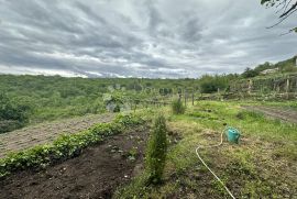 Starina sa potencijalom - za adaptaciju - u srcu Dobrinja!, Dobrinj, Casa